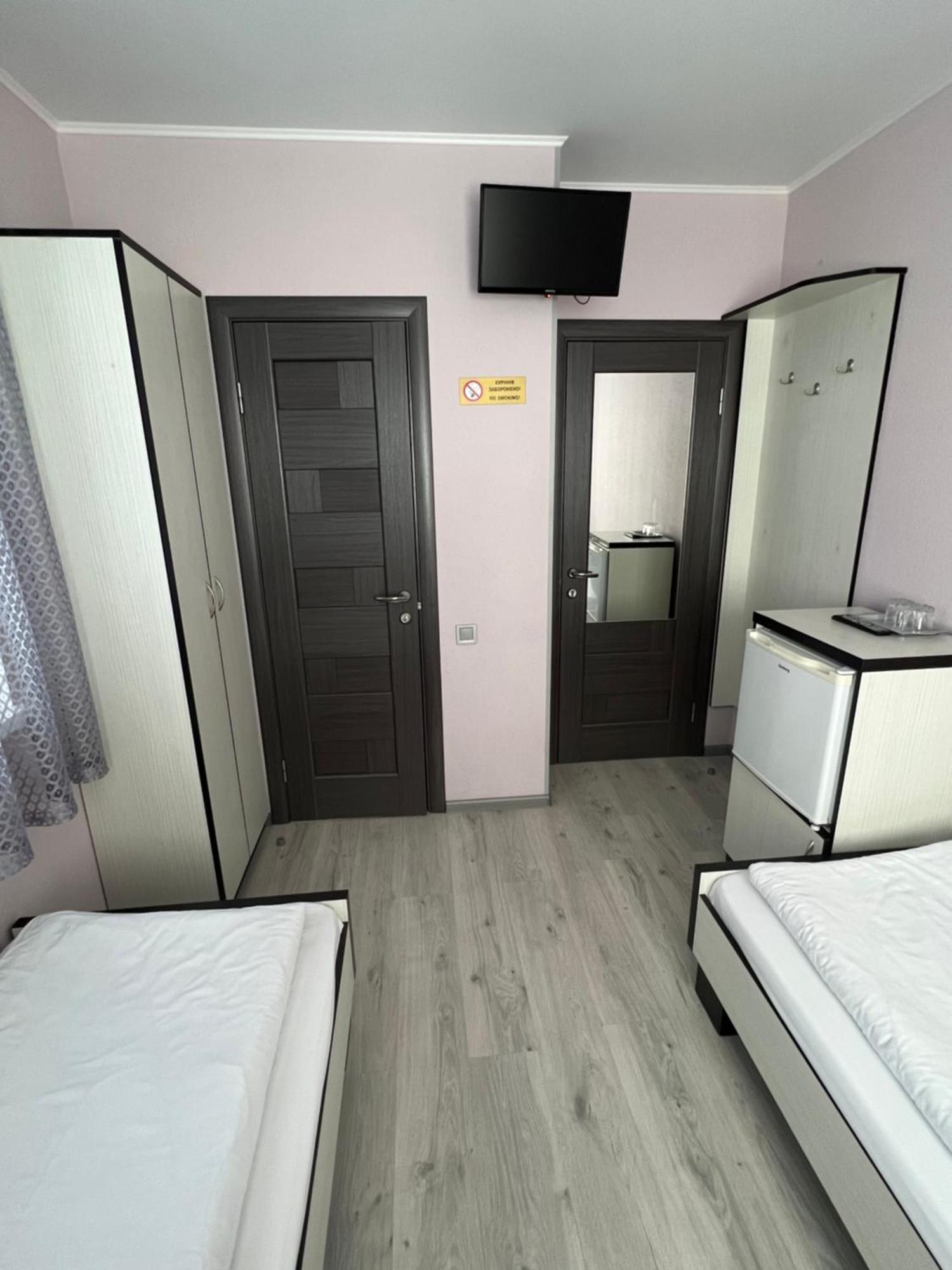 Guest House Max Khmel'nyts'kyy Exterior foto